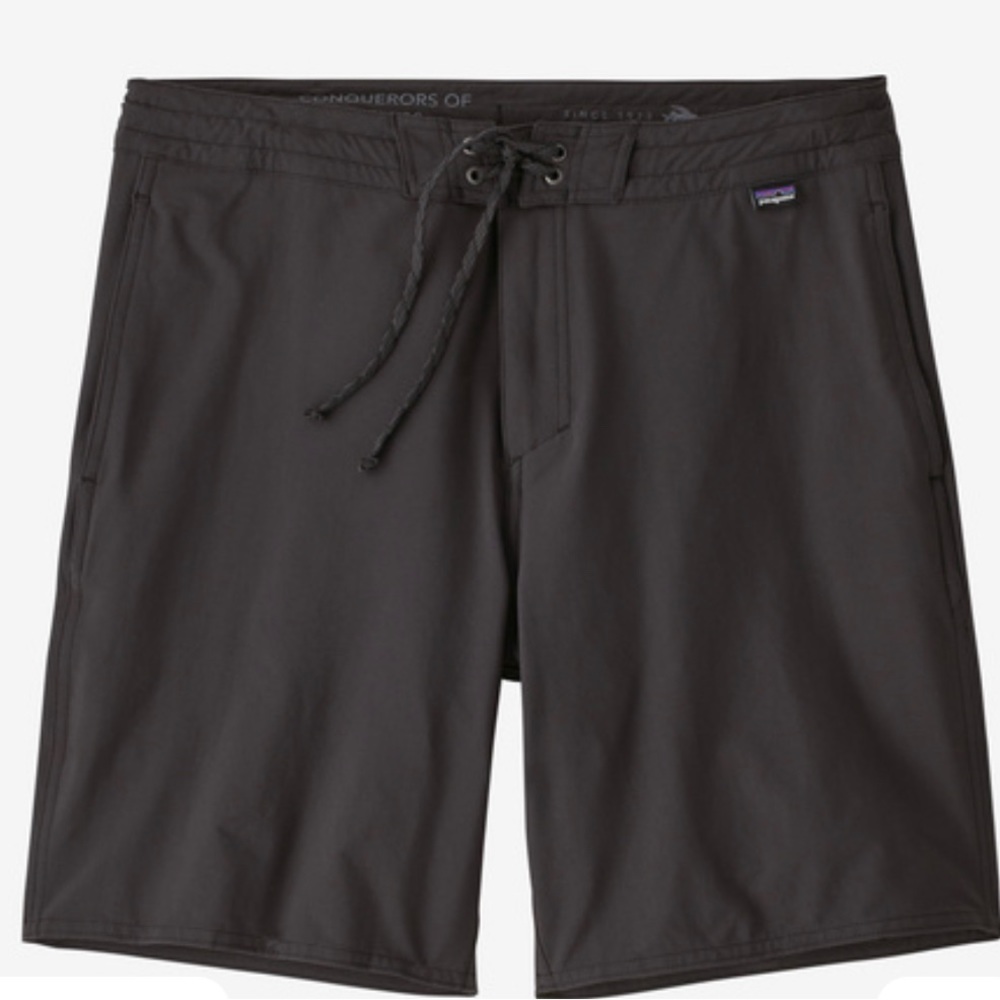 PATAGONIA WAVEFARER HYBRID WALK
SHORTS 18" in INK BLACK